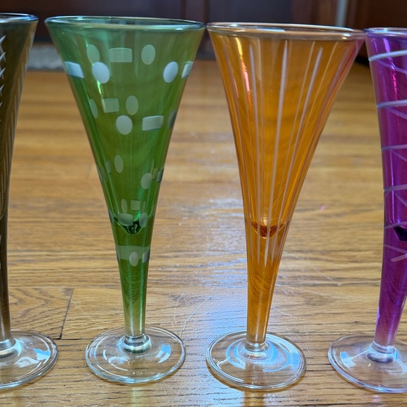 Vintage Etched Colorful Patterned Glasses Approx 6.5 inches tall 2.5 in width - Picture 14 of 16